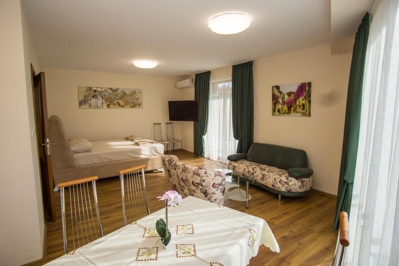 Guest Apartments Stela Tsarevo Bagian luar foto